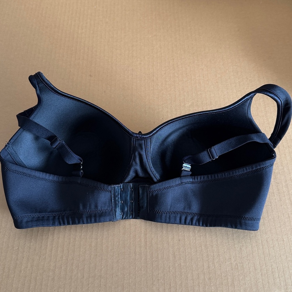 Vanity Fair Black Wireless Full Coverage Bra Size… - image 7